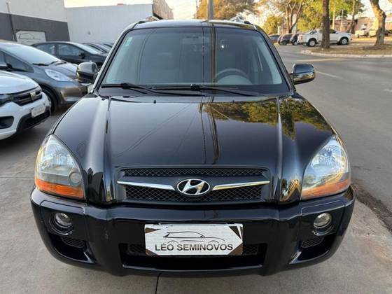 HYUNDAI TUCSON 2.0 MPFI GLS 16V 143CV 2WD FLEX 4P AUTOMÁTICO HYUNDAI TUCSON 2.0 MPFI GLS 16V 143CV 2WD FLEX 4P AUTOMÁTICO
